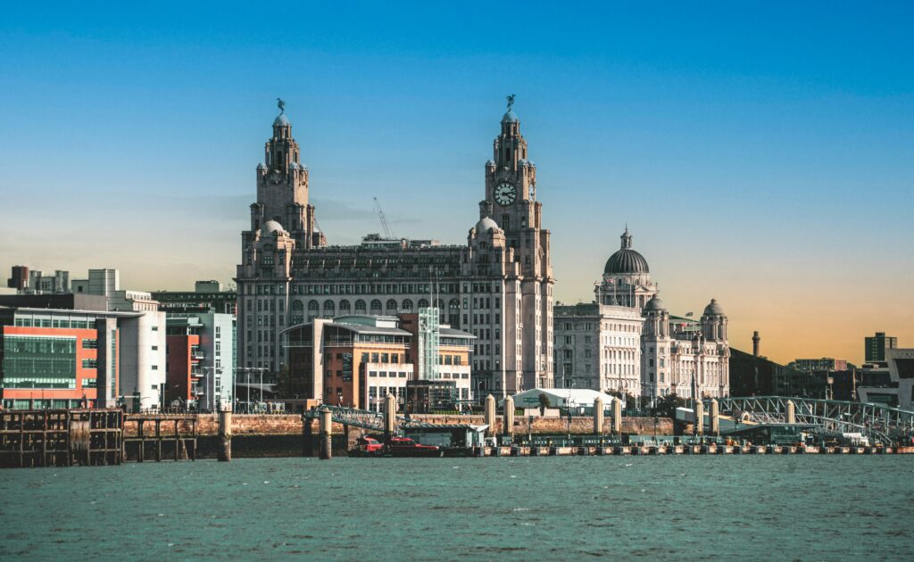 To show an image of Liverpool City